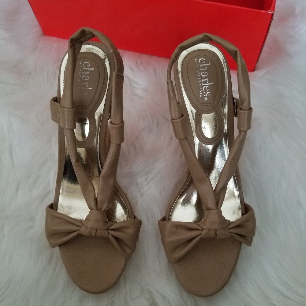 Tan women's wedges